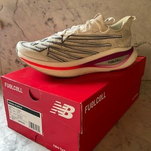 New Balance Fuelcell SC Elite V3